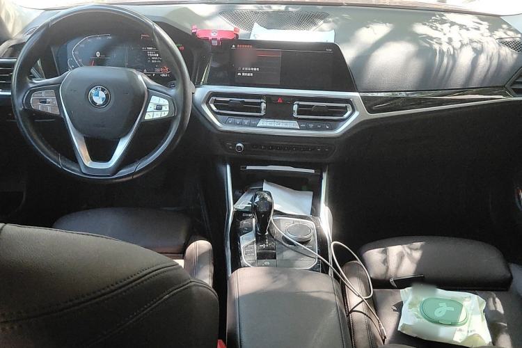 Used BMW 3 Series 2021 320i Sport Package Center Console