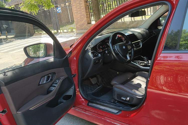 Used BMW 3 Series 2021 320i Sport Package Driver Seat