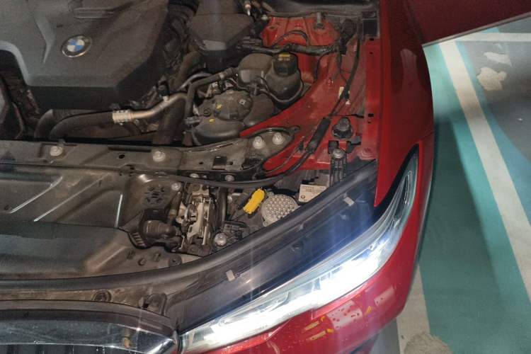 Used BMW 3 Series 2021 320i Sport Package Engine Bay Left