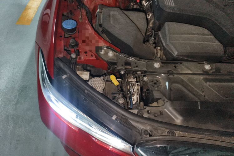Used BMW 3 Series 2021 320i Sport Package Engine Bay Right