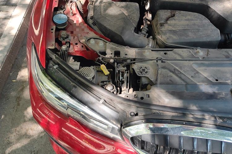 Used BMW 3 Series 2021 320i Sport Package Engine Bay Right