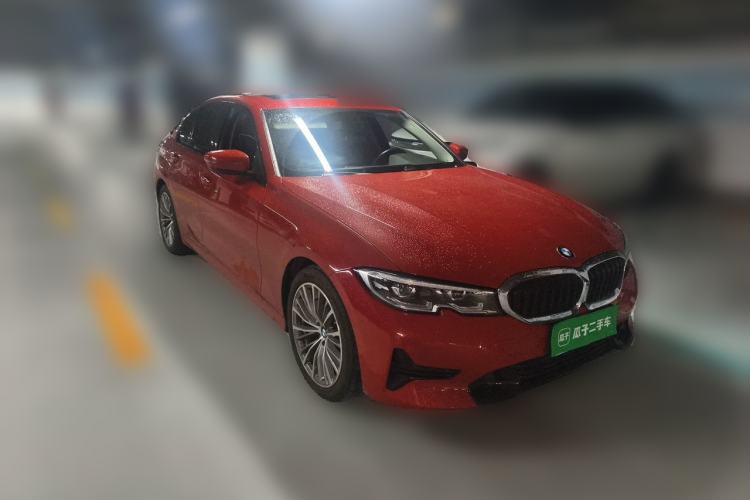 Used BMW 3 Series 2021 320i Sport Package Front Right 45 Deg