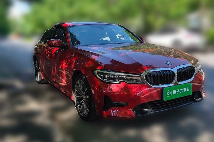Used BMW 3 Series 2021 320i Sport Package Front Right 45 Deg