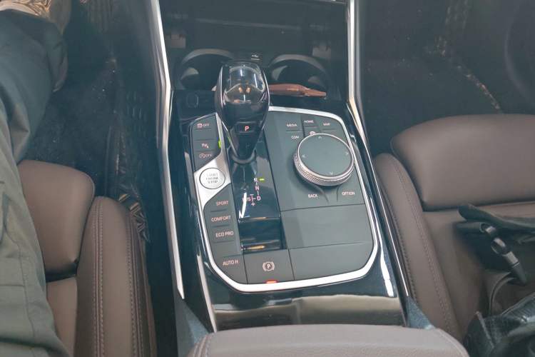 Used BMW 3 Series 2021 320i Sport Package Gear Lever