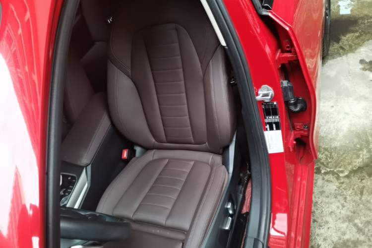 Used BMW 3 Series 2021 Second Facelift 325Li M Sport Night Edition Package Left Front Seat
