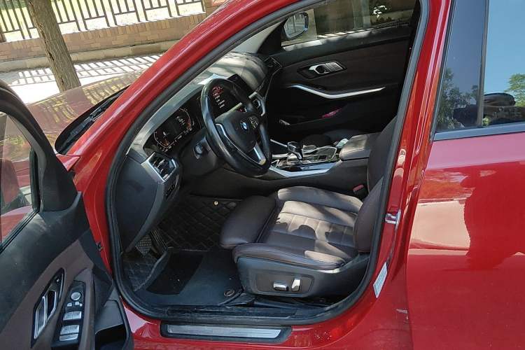 Used BMW 3 Series 2021 320i Sport Package Left Front Seat