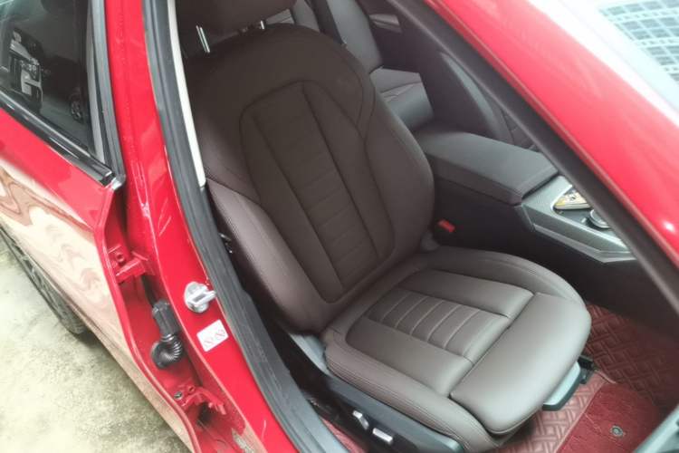 Used BMW 3 Series 2021 Second Facelift 325Li M Sport Night Edition Package Right Front Seat