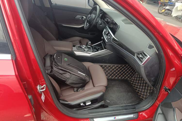 Used BMW 3 Series 2021 Restyled 325Li M Sport Package Right Front Seat