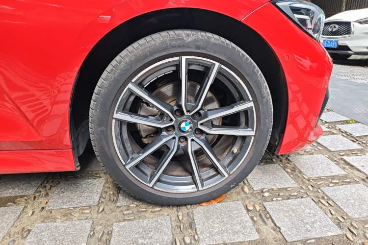 Used BMW 3 Series 2021 Facelifted 320Li M Sport Package Right Front Wheel Hub