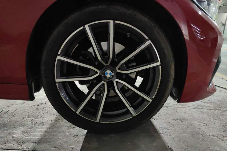Used BMW 3 Series 2021 Facelifted 320Li M Sport Package Right Front Wheel Hub