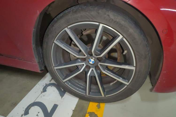 Used BMW 3 Series 2021 Restyled 325Li M Sport Package Right Front Wheel Hub