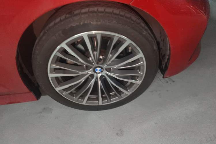Used BMW 3 Series 2021 320i Sport Package Right Front Wheel Hub