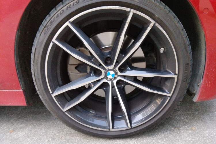 Used BMW 3 Series 2021 Facelifted 330i M Sport Night Edition Package Right Front Wheel Hub