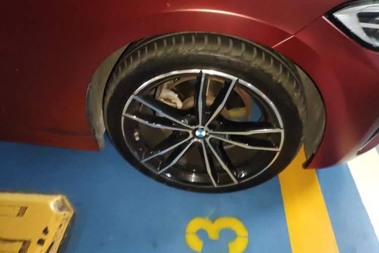 Used BMW 3 Series 2021 Second Facelift 325Li M Sport Package Right Front Wheel Hub