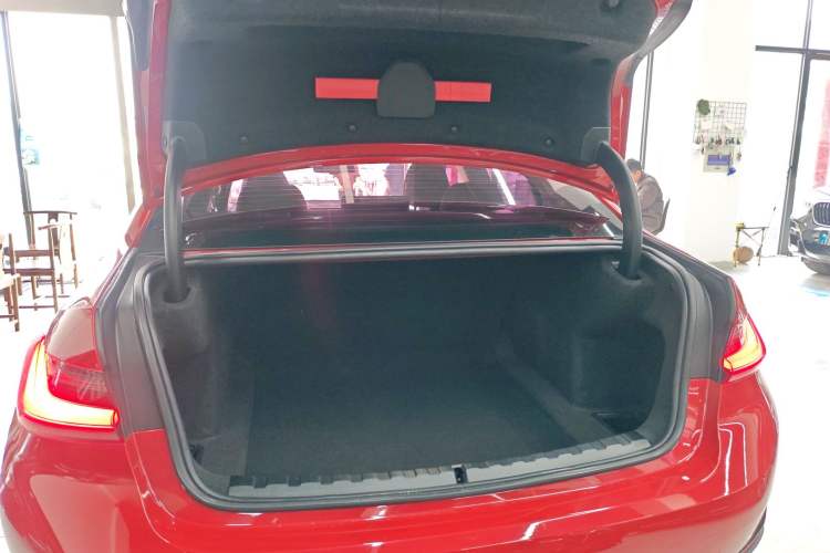 Used BMW 3 Series 2021 320i Sport Package Trunk