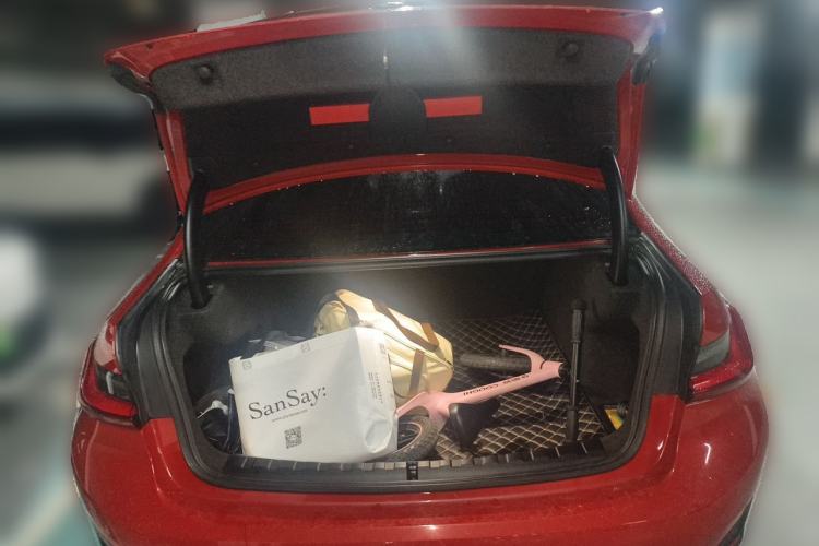 Used BMW 3 Series 2021 320i Sport Package Trunk