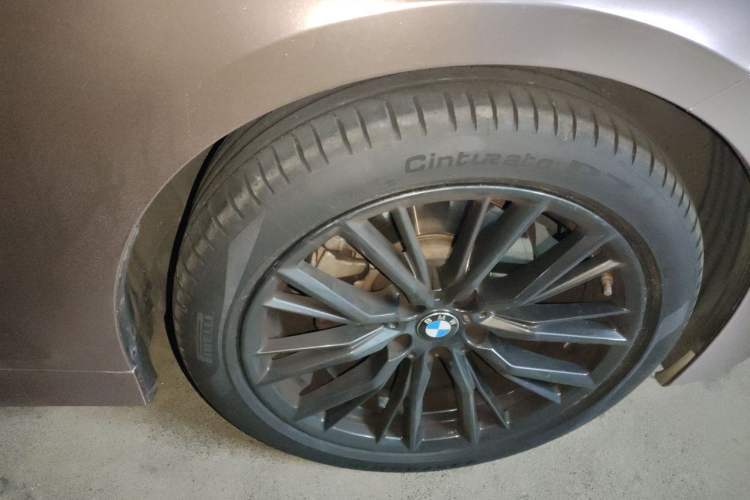 Used BMW 3 Series 2021 Facelifted 325Li M Sport Night Edition Package Right Front Wheel Hub