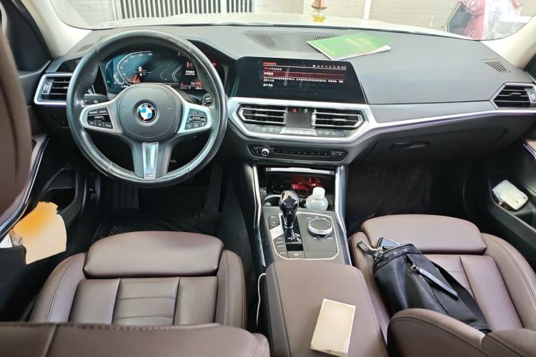 Used BMW 3 Series 2021 325i M Sport Package Center Console
