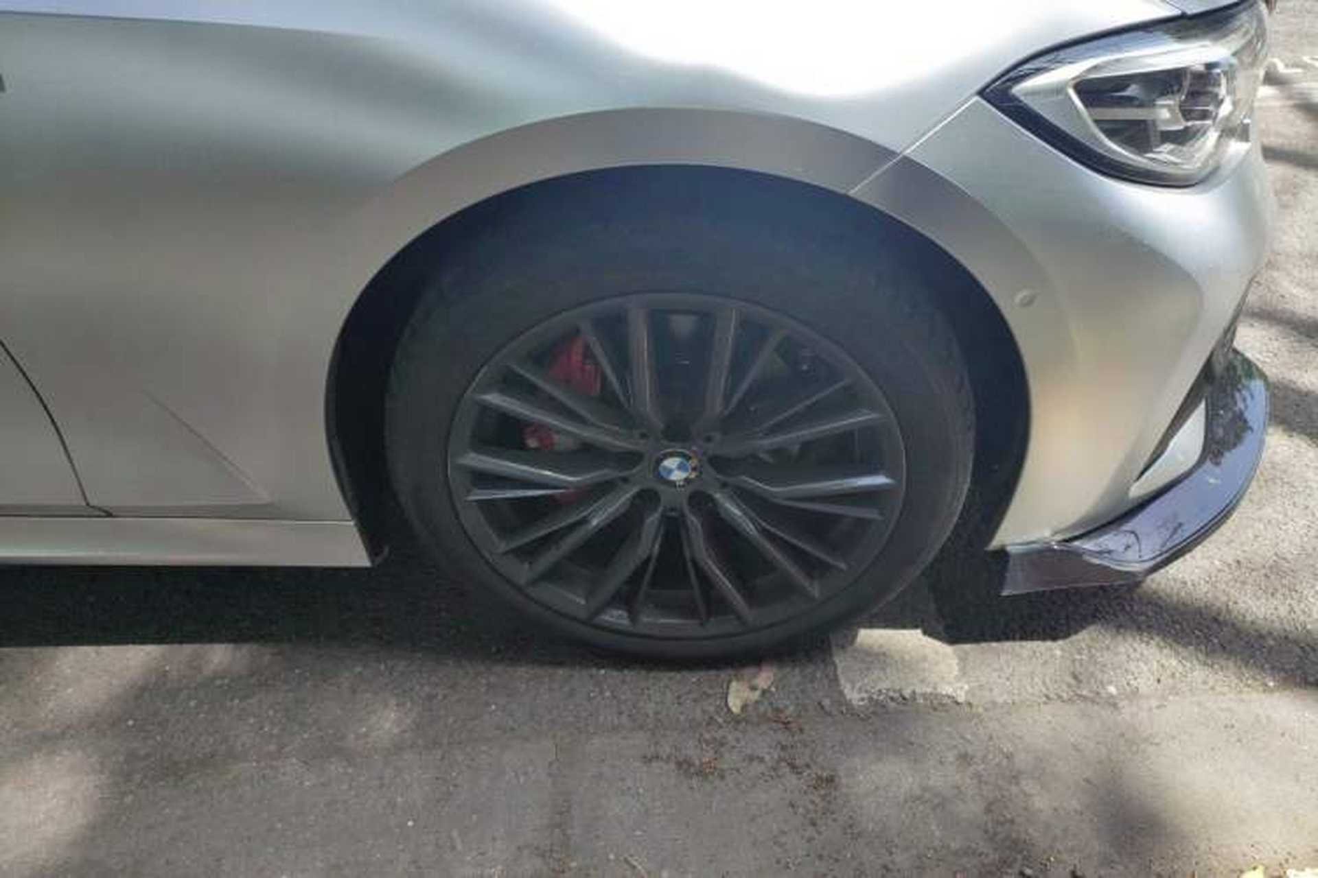 Used BMW 3 Series 2021 325Li M Sport Shadowline Package Right Front Wheel Hub