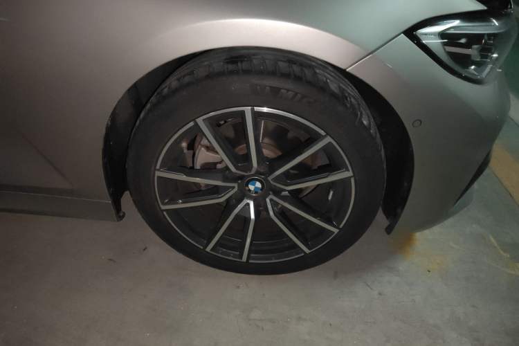 Used BMW 3 Series 2021 Restyled 325Li M Sport Package Right Front Wheel Hub