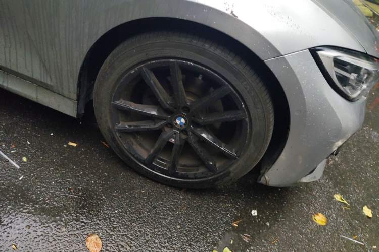 Used BMW 3 Series 2021 325Li M Sport Package Right Front Wheel Hub