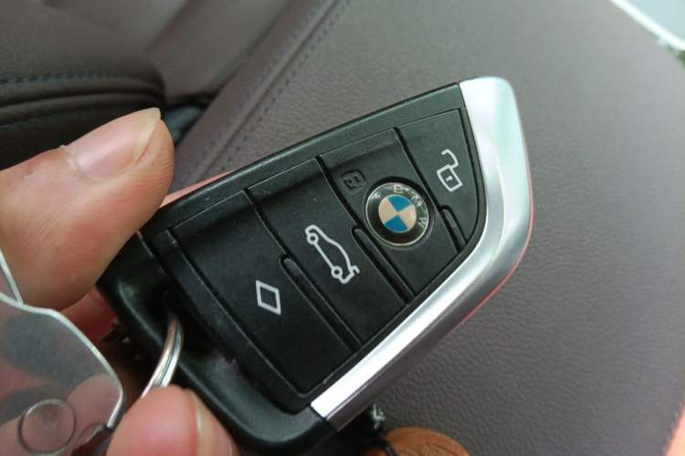 Used BMW 3 Series 2021 Second Facelift 325Li M Sport Package Vehicle Key