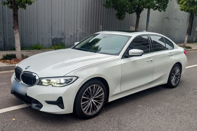 Ojetý BMW 3 Series 2021 Second Facelift 320i Sport Package
