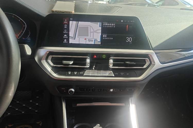 Used BMW 3 Series 2021 Second Facelift 325Li M Sport Package Audio And AC Panel