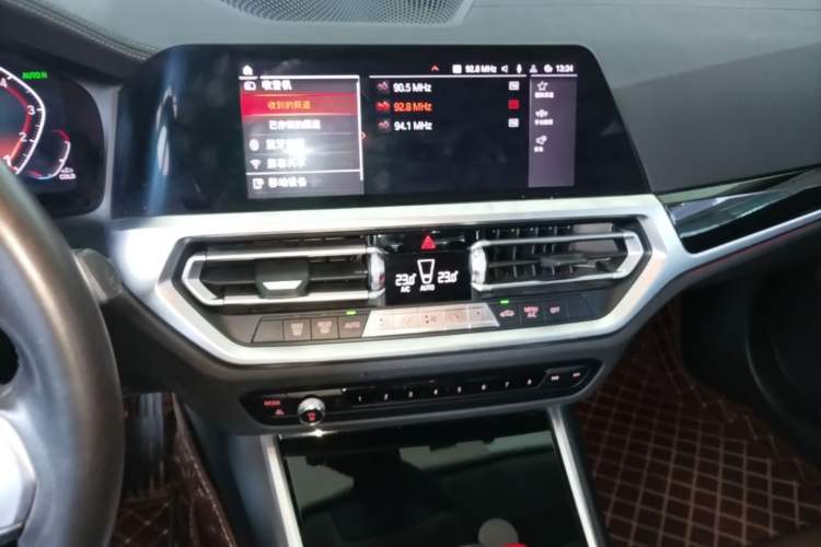 Used BMW 3 Series 2021 320Li M Sport Package Audio And AC Panel
