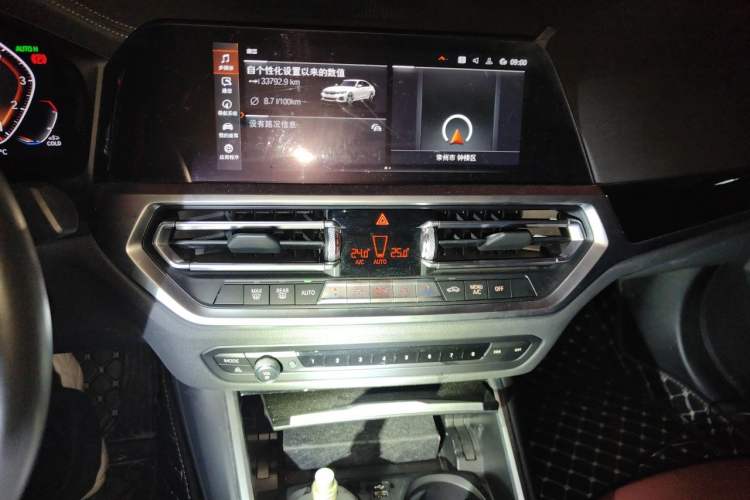 Used BMW 3 Series 2021 320Li M Sport Package Audio And AC Panel