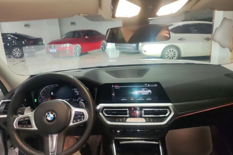 Used BMW 3 Series 2021 325i M Sport Night Edition package Center Console