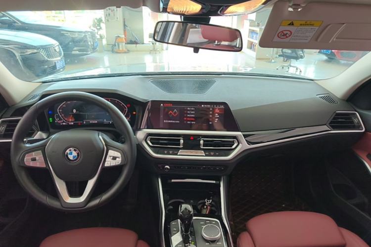 Used BMW 3 Series 2021 320i Sport Package Center Console