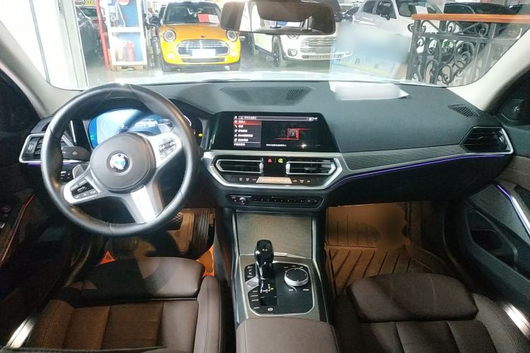 Used BMW 3 Series 2021 Restyled 325i M Sport Night Edition Package Center Console
