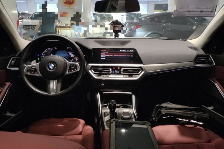 Used BMW 3 Series 2021 Second Facelift 325i M Sport Night Edition Package Center Console
