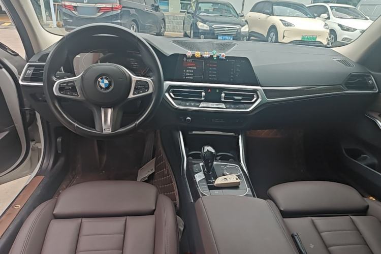 Used BMW 3 Series 2021 Second Facelift 325Li M Sport Package Center Console