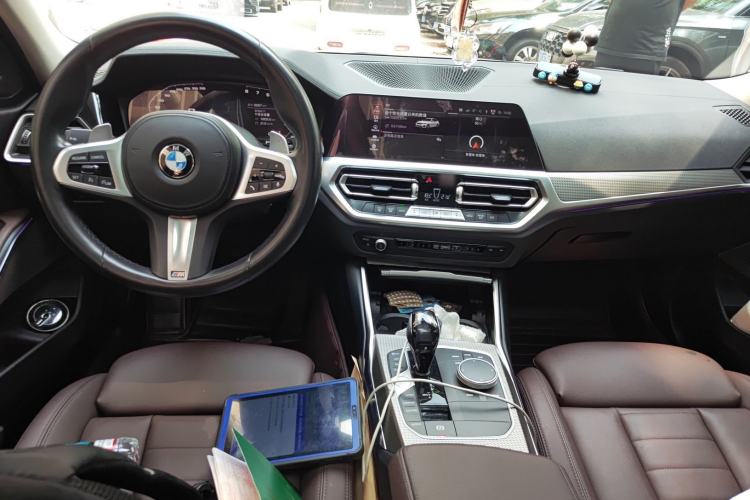 Used BMW 3 Series 2021 325Li M Sport Shadowline Package Center Console