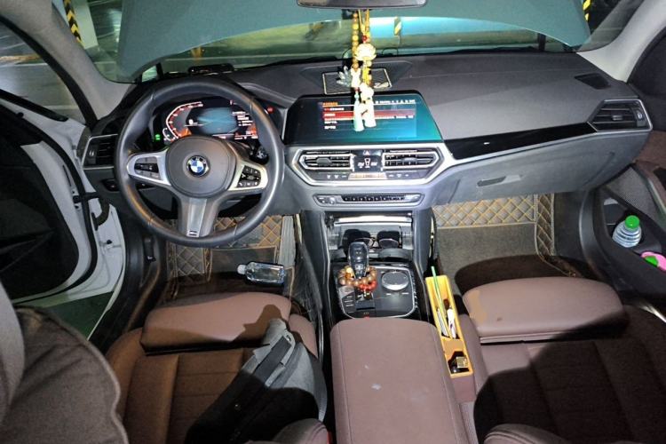 Used BMW 3 Series 2021 320Li M Sport Package Center Console