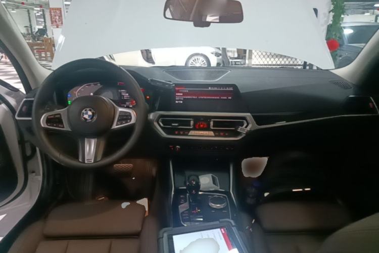 Used BMW 3 Series 2021 Second Facelift 320Li M Sport Package Center Console