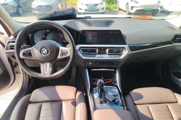 Used BMW 3 Series 2021 Facelifted 320Li M Sport Package Center Console