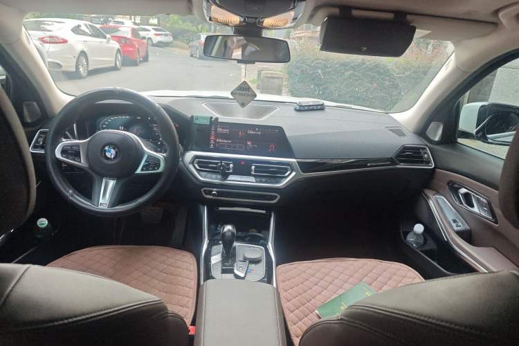 Used BMW 3 Series 2021 Facelifted 320Li M Sport Package Center Console