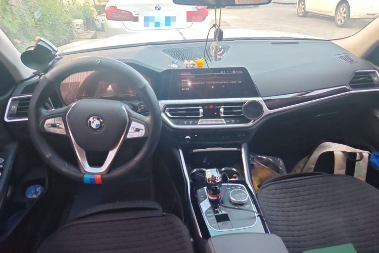 Used BMW 3 Series 2021 320i Sport Package Center Console