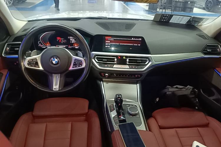 Used BMW 3 Series 2021 330i M Sport Night Edition Center Console