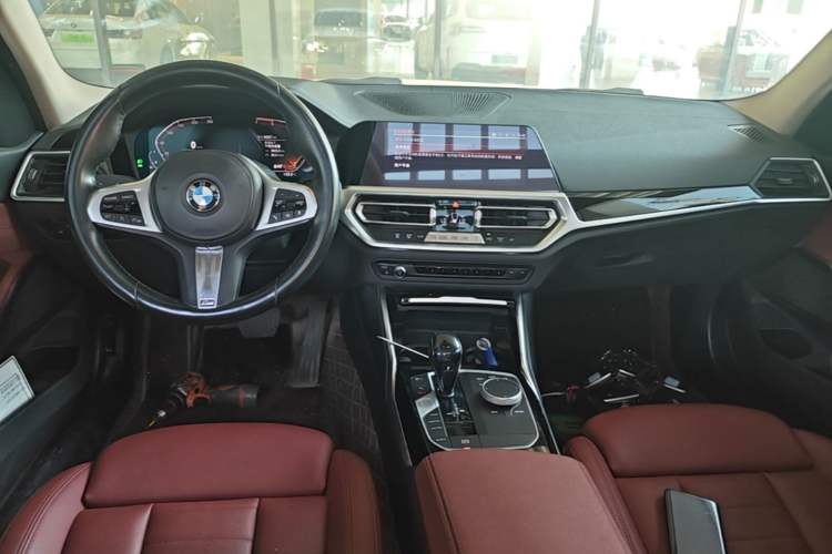 Used BMW 3 Series 2021 Second Facelift 320Li M Sport Package Center Console