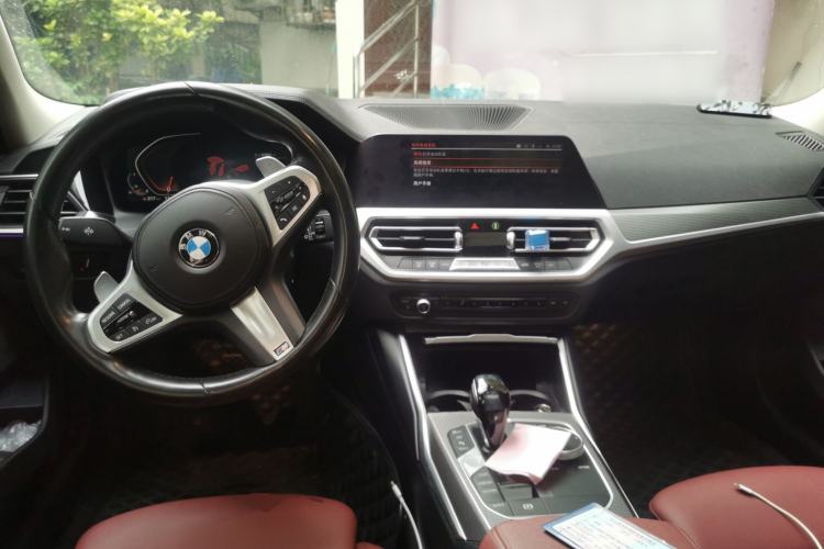 Used BMW 3 Series 2021 325i M Sport Night Edition package Center Console