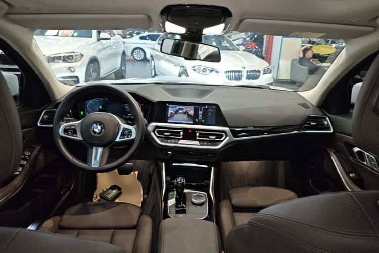 Used BMW 3 Series 2021 Second Facelift 320Li M Sport Package Center Console