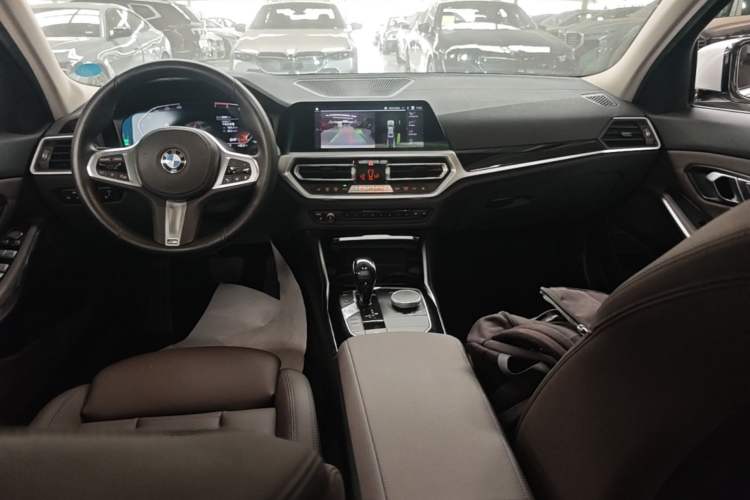 Used BMW 3 Series 2021 Facelifted 320Li M Sport Package Center Console