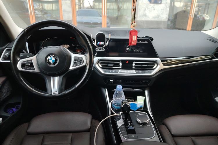 Used BMW 3 Series 2021 Facelifted 320Li M Sport Package Center Console