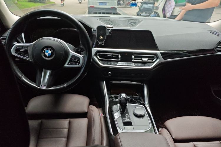 Used BMW 3 Series 2021 Facelifted 320Li M Sport Package Center Console