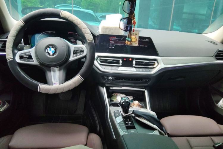 Used BMW 3 Series 2021 325Li M Sport Shadowline Package Center Console