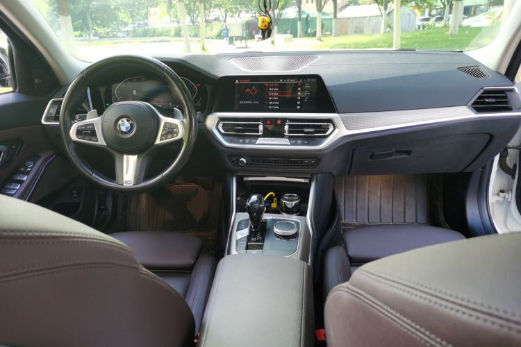Used BMW 3 Series 2021 325i M Sport Night Edition package Center Console